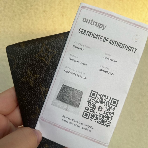 LOW START!!!! Louis Vuitton Brown Monogram Card Holder - Picture 6 of 9